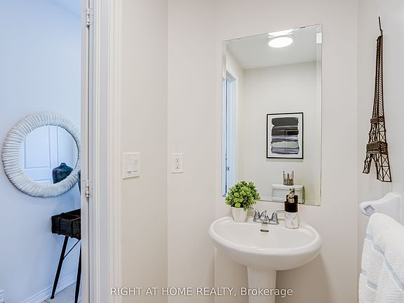 5th image of 50 Collier Cres