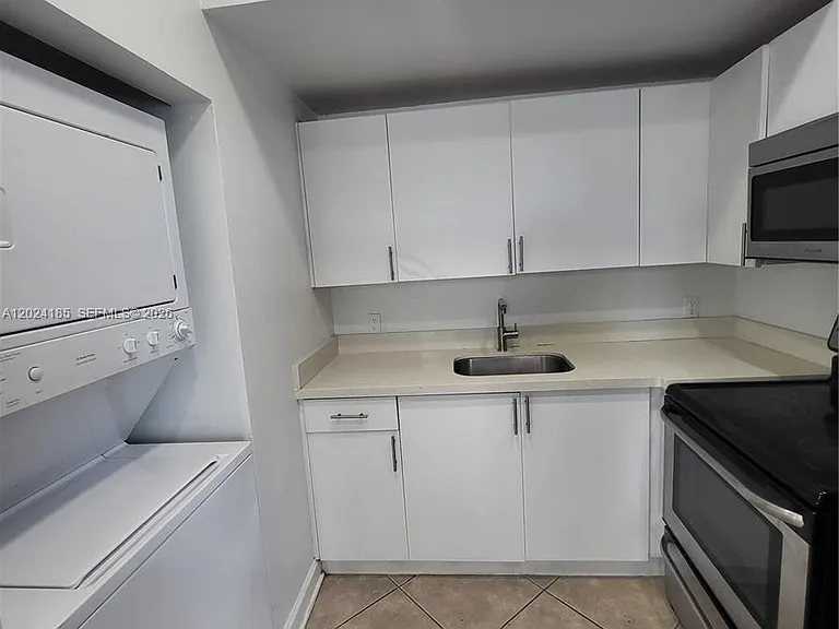 1008 Jefferson Ave #303 — Photo 8