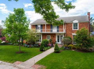 70 N Duval Rd, Grosse Pointe Shores, MI 48236