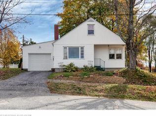 35 Rosedale St, Lewiston, ME 04240