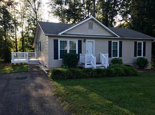 853 Lakeview Dr, Dobson, NC 27017