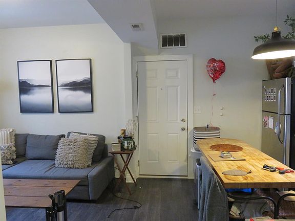 2nd image of 2539 W Carmen Ave #2R