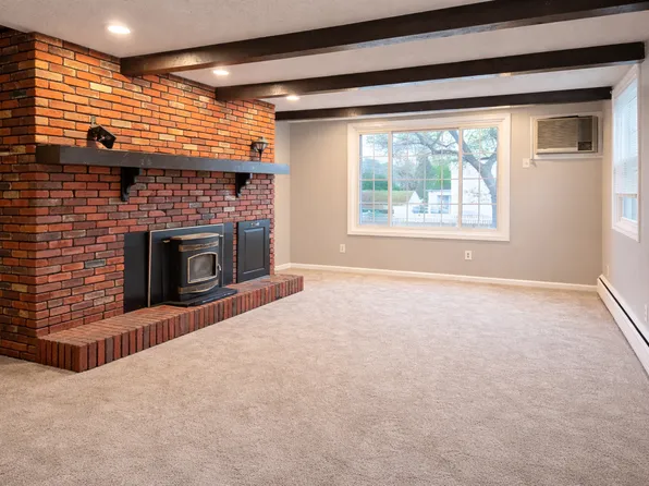 13 Lawrence Rd #15, Chicopee, MA 01013