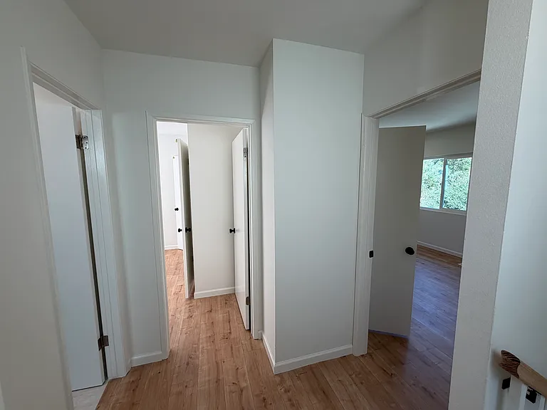 8535 Lookout Mountain Ave — Photo 17