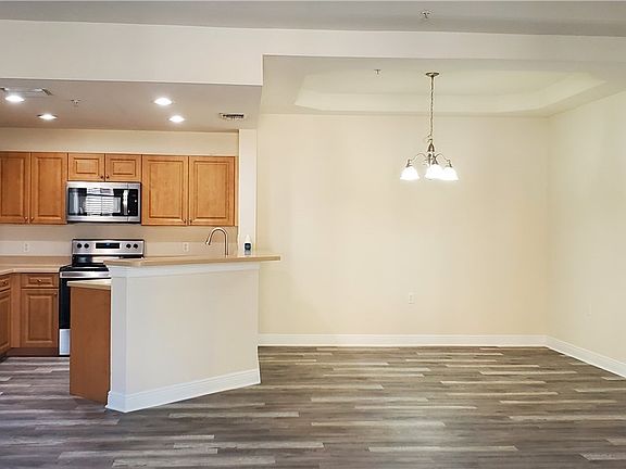 4th image of 2913 Tuscan Dr Unit 103