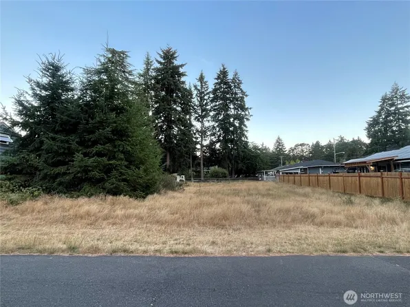 6830 Pleasant Street SW, Lakewood, WA 98498