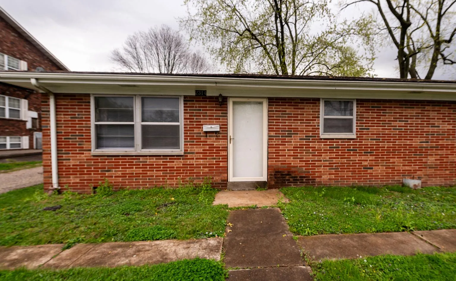 2 bed, $950 — Photo 1