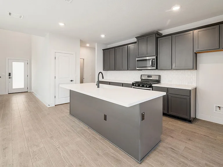6111 Dumfries Ln — Photo 10