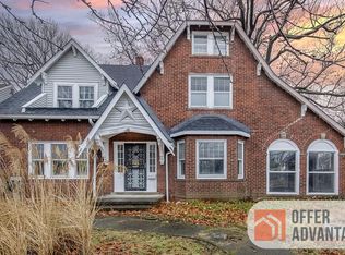 12980 Cedar Rd, Cleveland, OH 44118