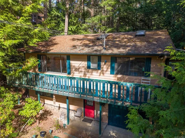 4710 Captains Cres, Southern Gulf Islands, BC V0N 2M2