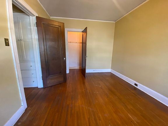 4th image of 3200 Garfield Ave APT 103