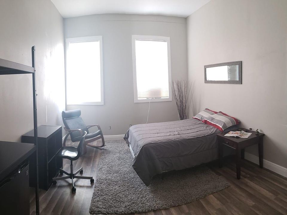 2nd image of 2319 E 10th Ave