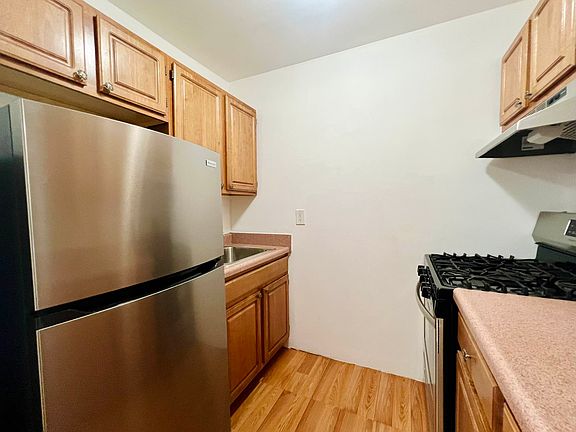 4th image of 376 McGuinness Blvd Floor 2