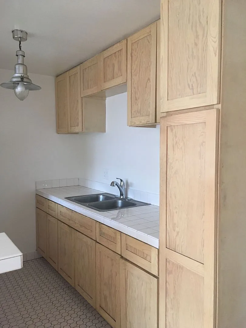 301 Magnolia Avenue — Photo 3