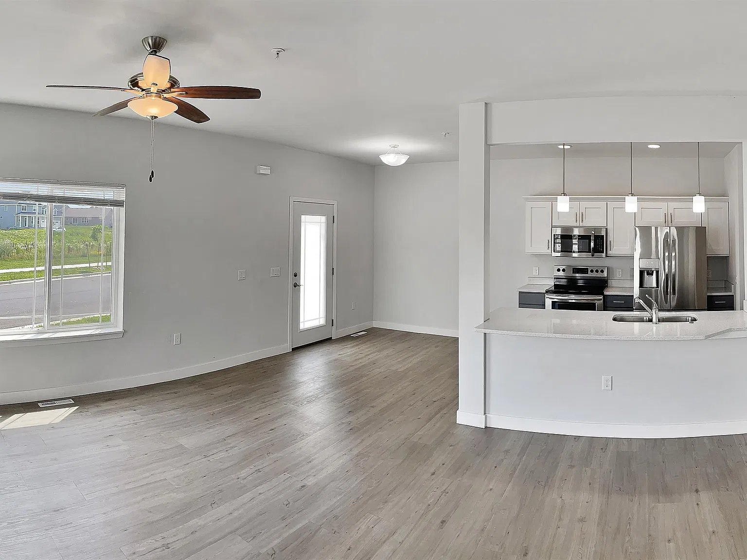 6072 Driscoll Drive - 6076 — Photo 2