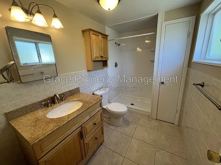 10541 Livingston Dr — Photo 10