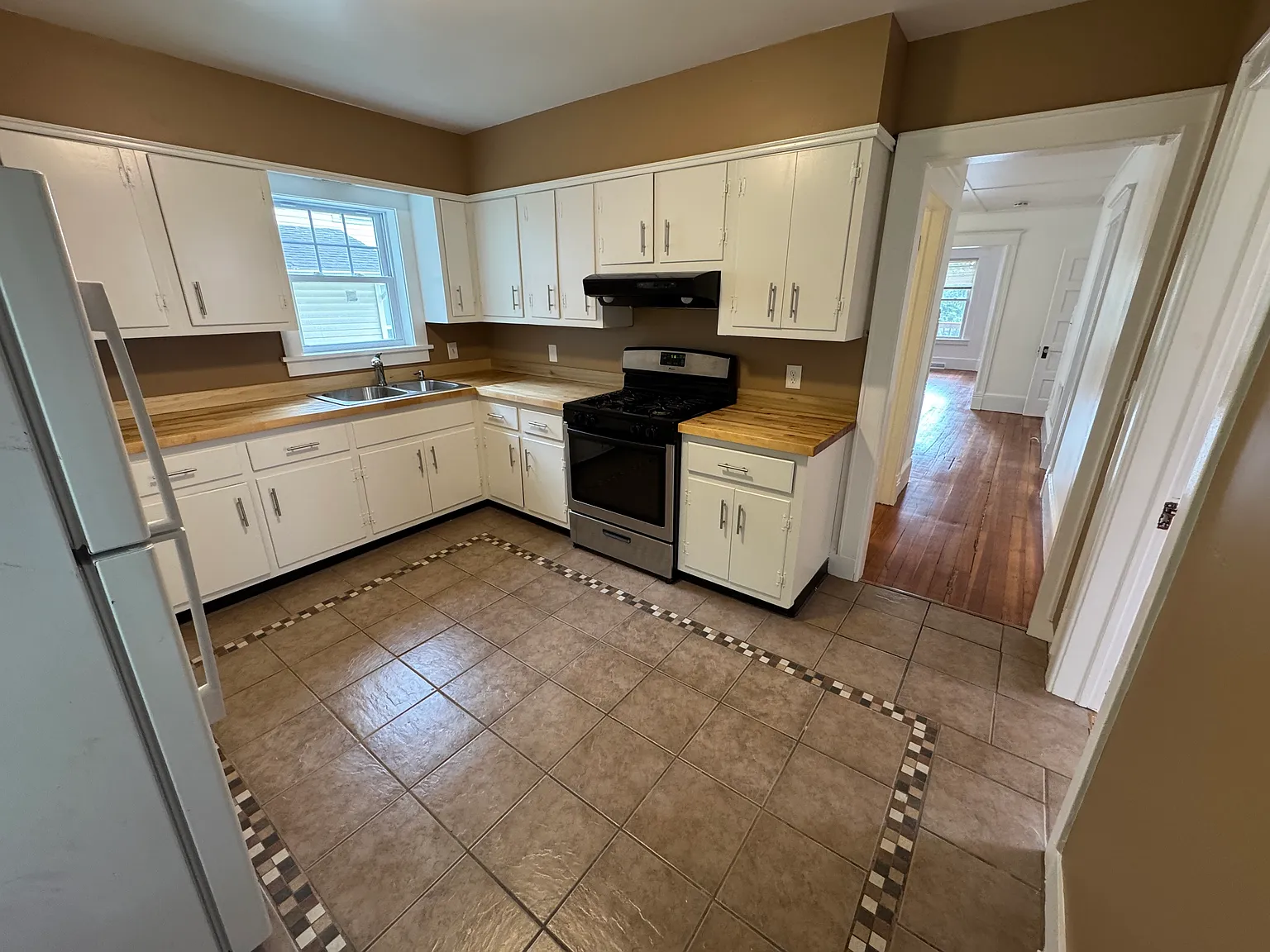 30 Buckingham Ave — Photo 4