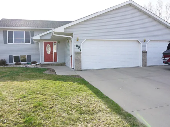 1853 7th St NE, Watertown, SD 57201