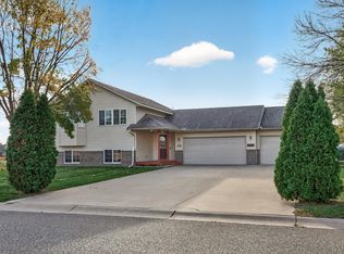 37838 Hawthorne Ave, North Branch, MN 55056