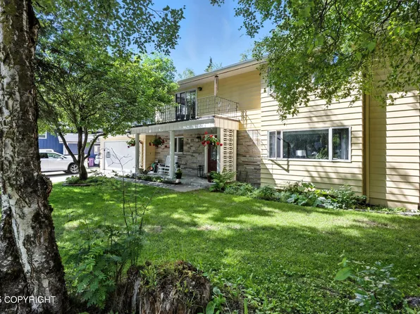 3002 Glacier St, Anchorage, AK 99508