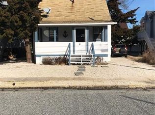 319 W 18th St, Ship Bottom, NJ 08008