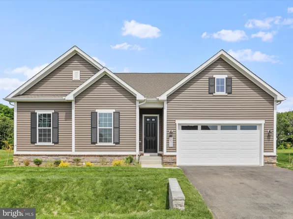 10066 Wilkes Dr, Williamsport, MD 21795