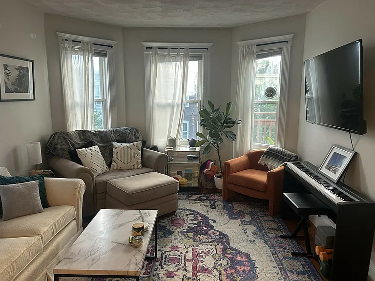 23 Montfern Ave #3 — Photo 2