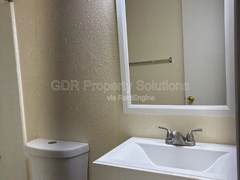 1116 Coal Ave SW #10 — Photo 6
