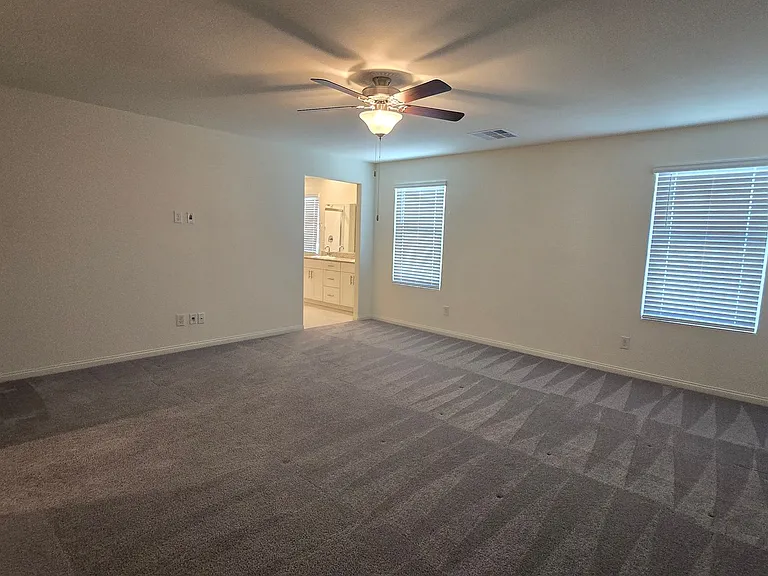 7647 Duran Harbor Ln — Photo 42