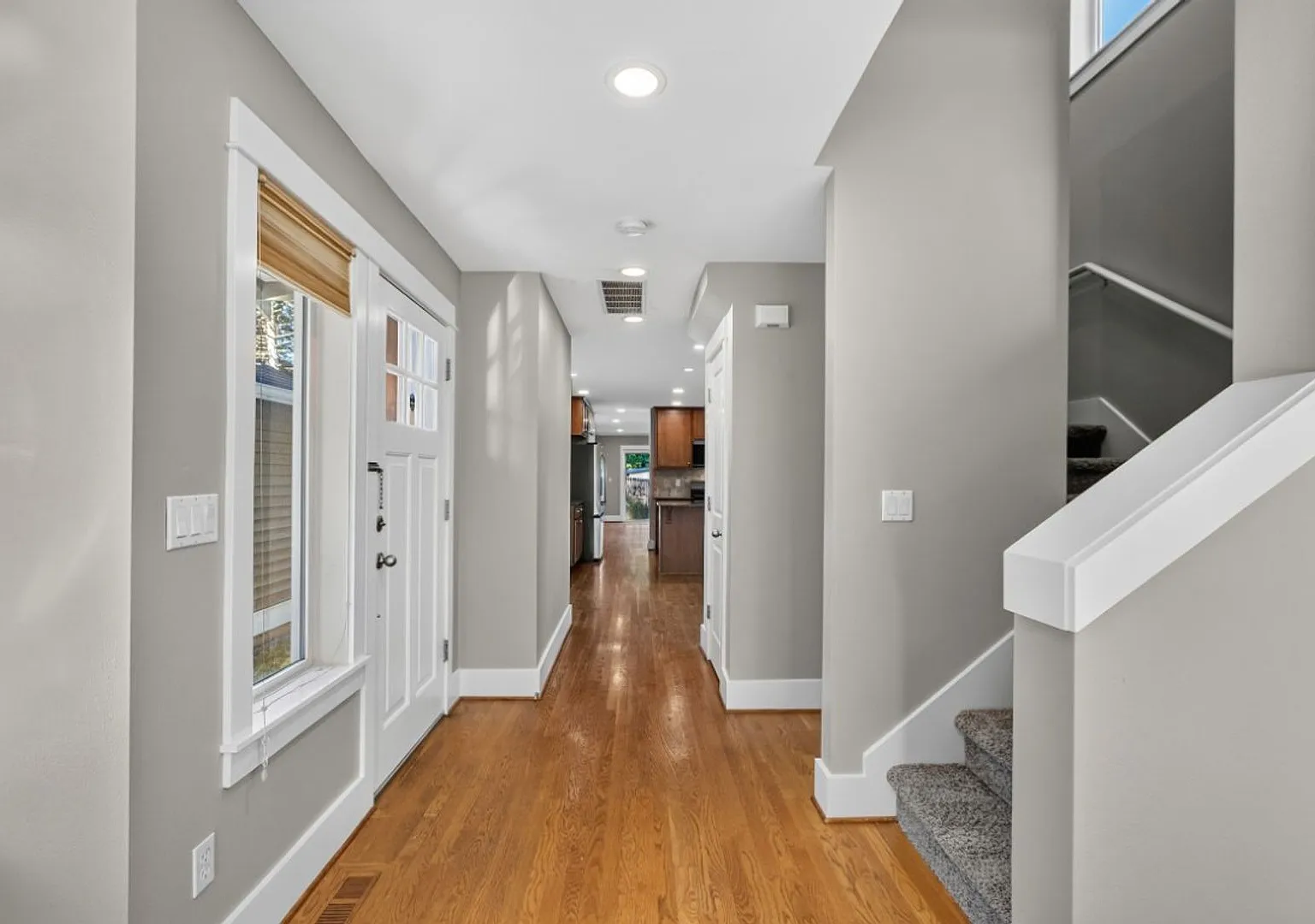 3Bd/2.5Ba Seattle Home — Photo 4