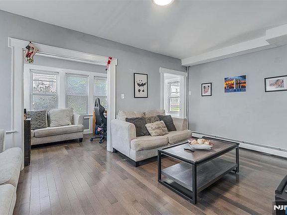 4th image of 113 Harrison Street