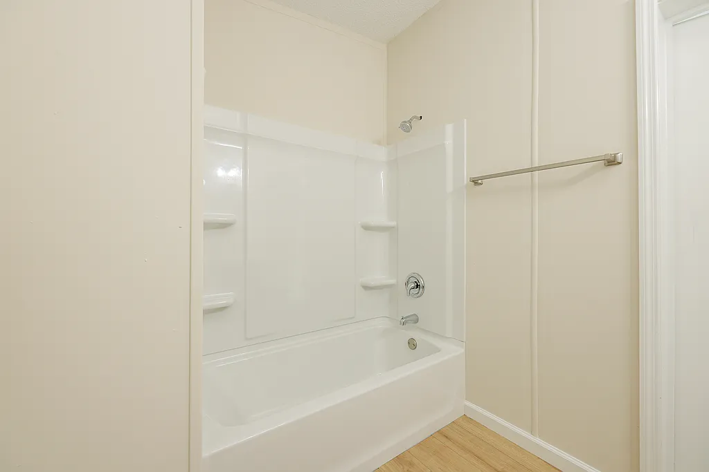 3 bed, 1234 sqft, $1,700 — Photo 2