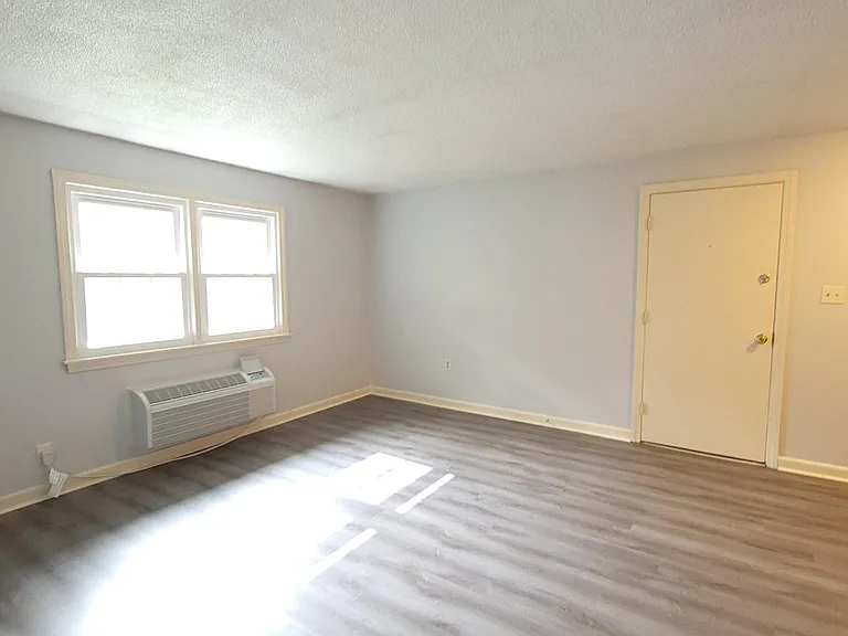 230 Chickering Rd #10 — Photo 10