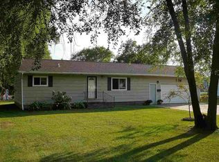 453 E Green Meadow Dr, Wautoma, WI 54982