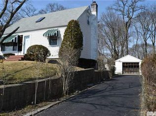 1345 Commodore Rd, Uniondale, NY 11553