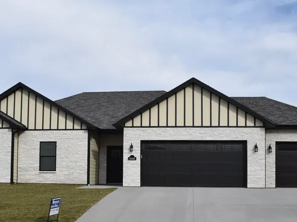 16618 Klinton Dr, Boonville, MO 65233