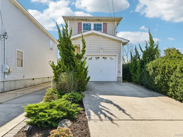 5 Martin Street W, East Rockaway, NY 11518