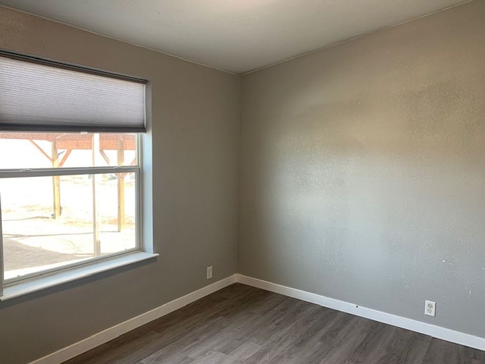 1st image of 381 Parkchester Dr #B