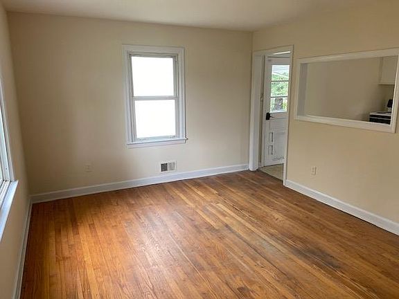 3rd image of 416 Cypress St
