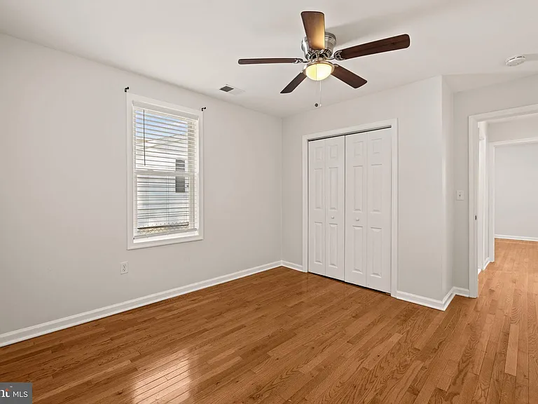 220 E 2nd Ave — Photo 27
