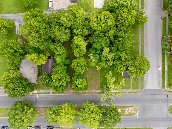 5th image of 424/426 Walter Jetton Blvd