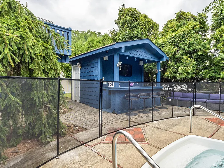 31 Gleason Dr — Photo 36
