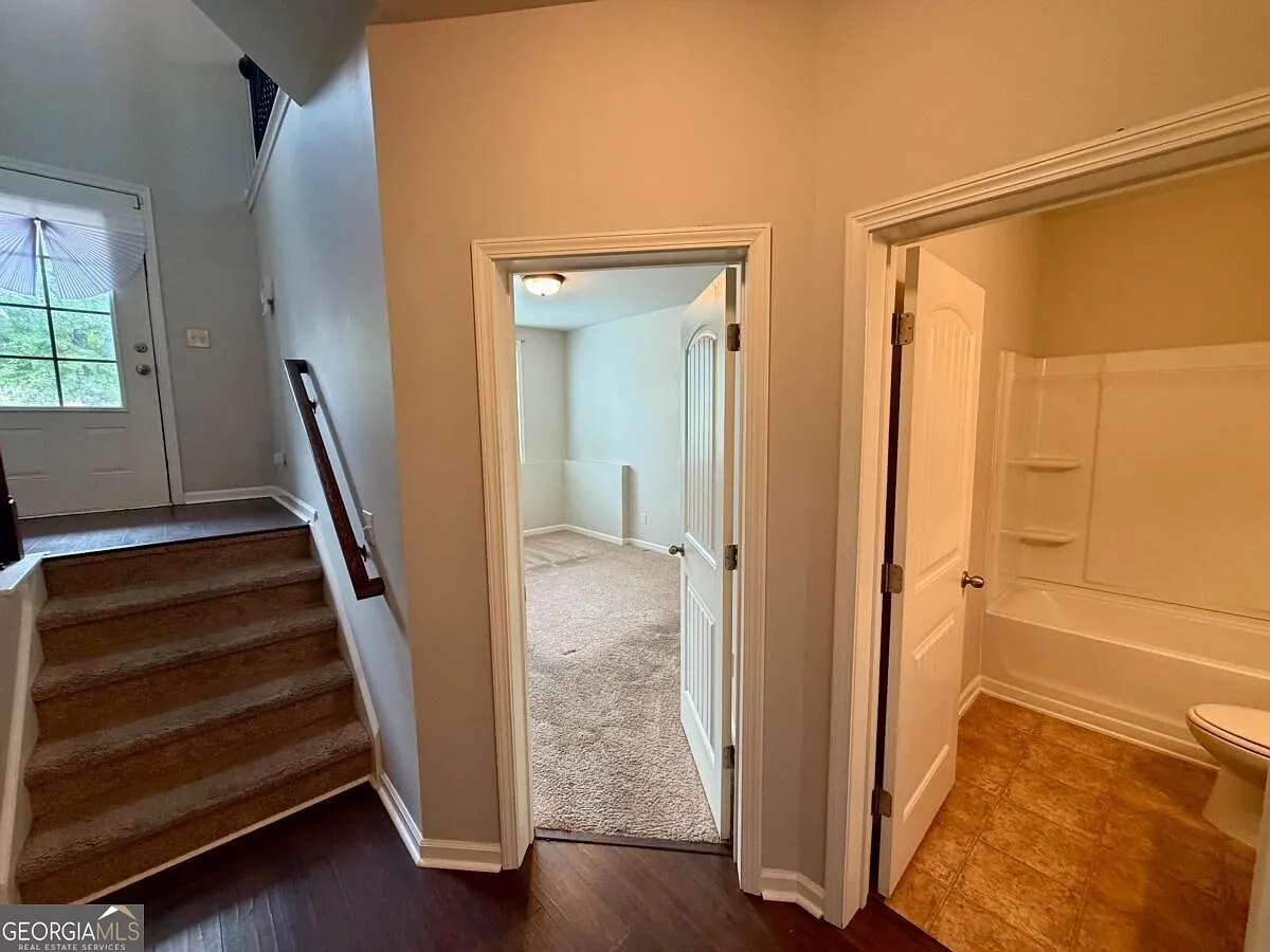 3 bed, 3.5 bath, 1744 sqft, $2,195 — Photo 3