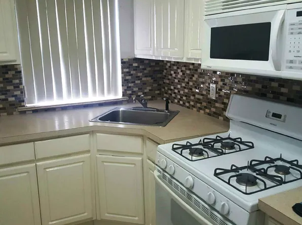 2705 Kings Highway image 1 of 3