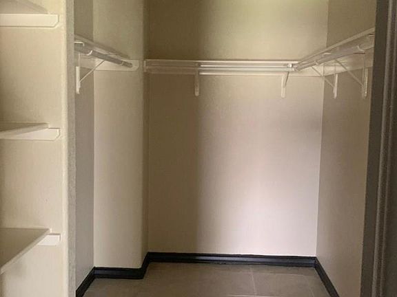 5th image of 2659 Seville Blvd