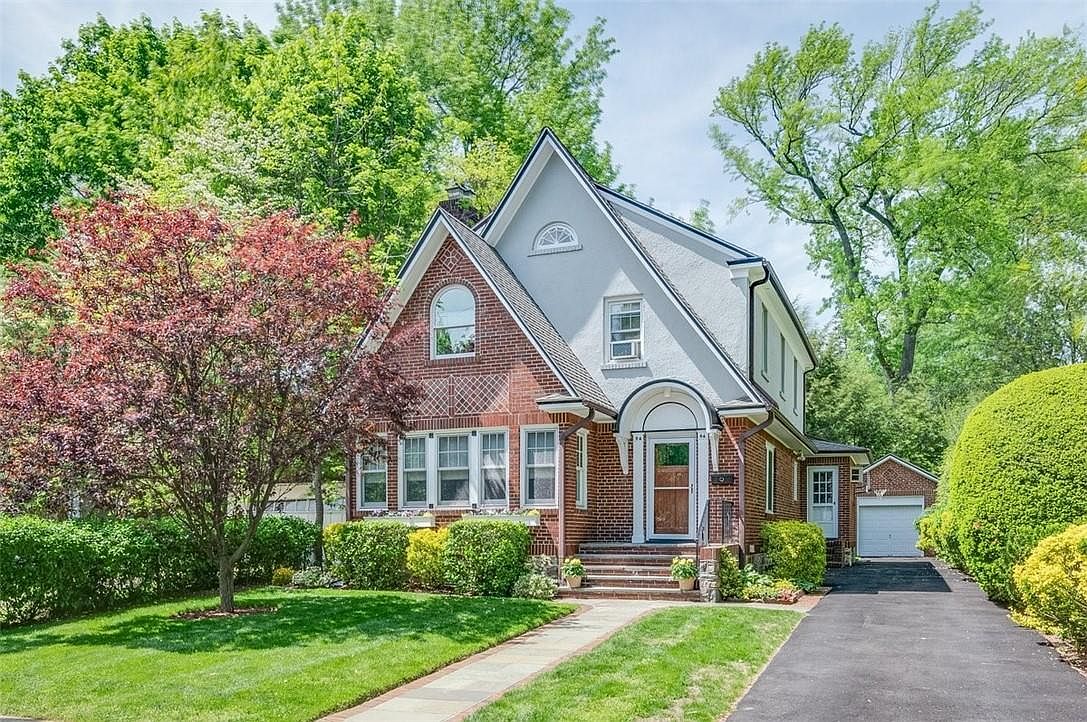 64 Maple Hill Drive, Larchmont, NY 10538 | Zillow