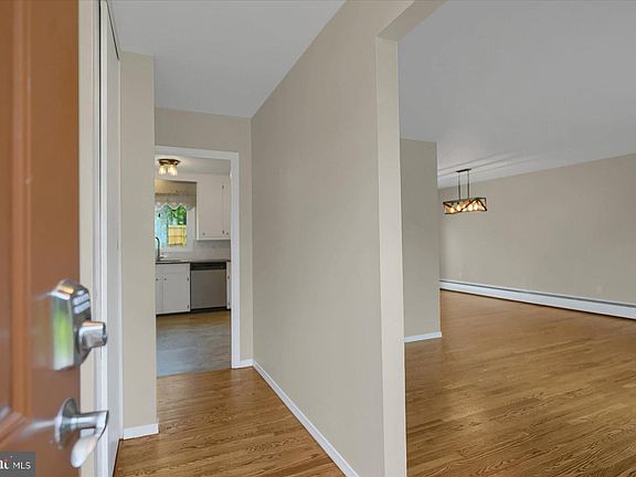 2nd image of 1984 Park Forest Ave