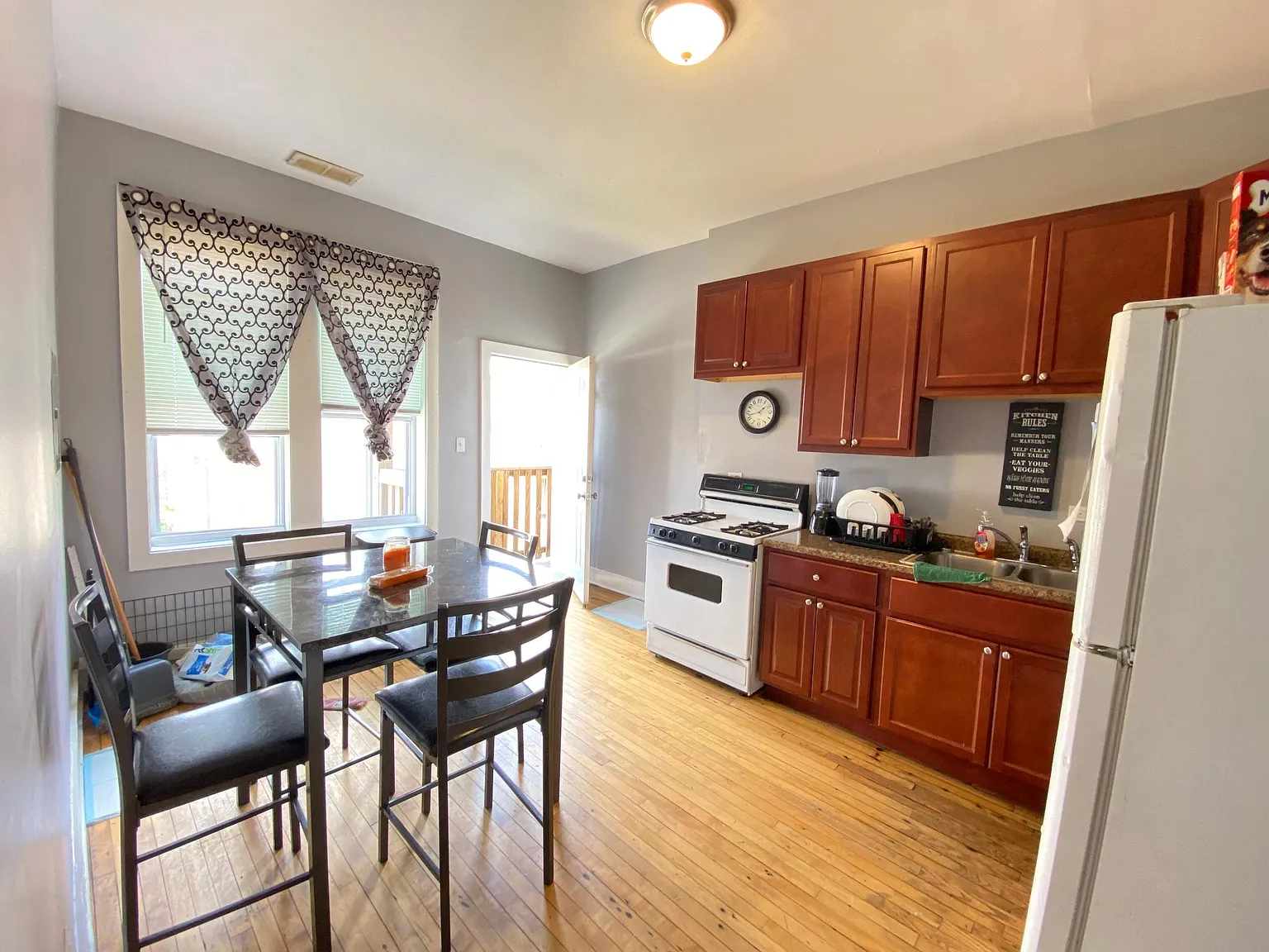 2 bed, $1,350 — Photo 2