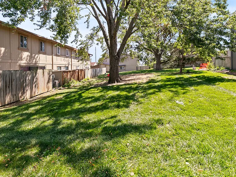 9002 David Cir — Photo 22