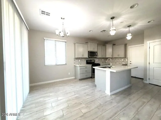 3 bed, 3.0 bath, 2009 sqft, $2,400 — Photo 3